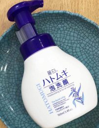 Reihaku Hatomugi The facial whip face-wash 160ml (moisturizing and facial washing)